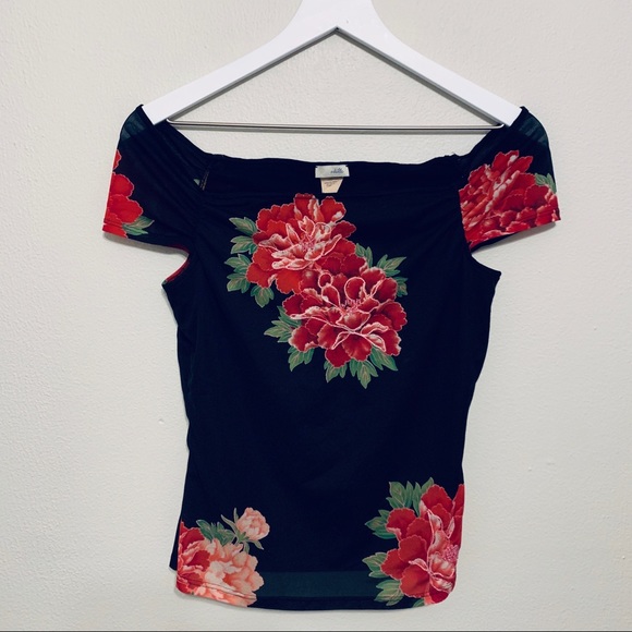 Anthropologie Tops - {Anthropologie} Odille Top w/ Red Roses